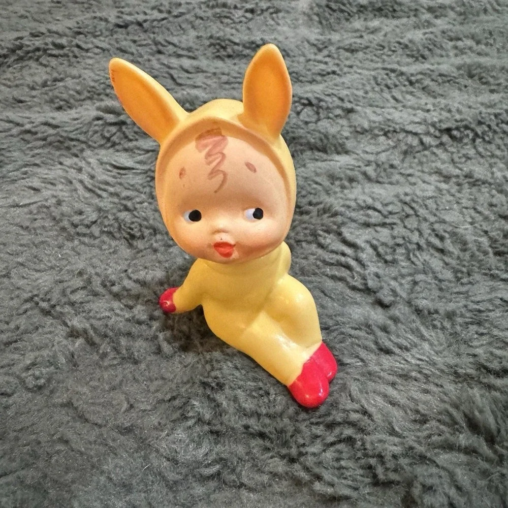 VINTAGE VINYL BUNNY SUIT GIRL RARE TOY 1960s DOLL painted figure